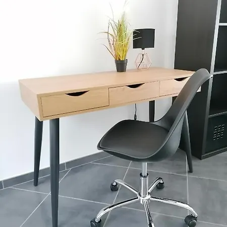 شقة Modern Terrace Garden Charleroiairpt *